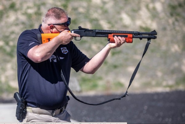 Less_Lethal_Shotgun_end_user.jpg